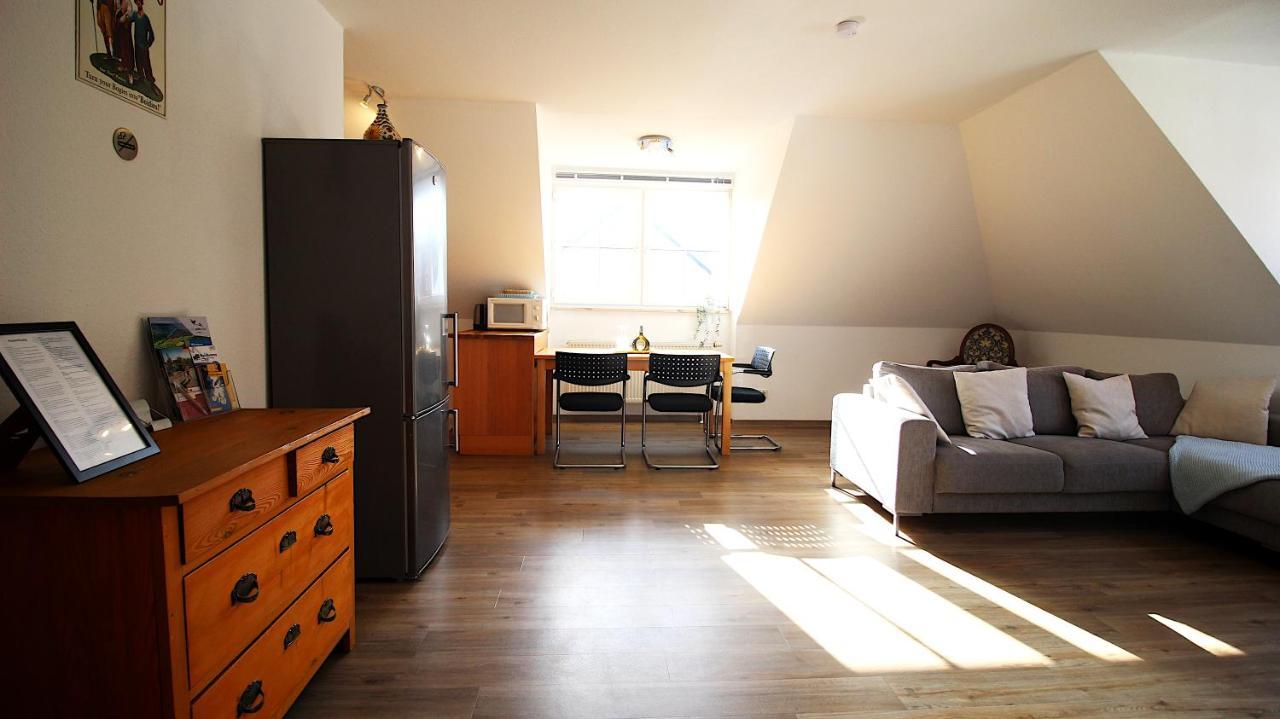 Homie Stay Zell - Apartment Mit Privatparkplatz Zell am Main Eksteriør billede