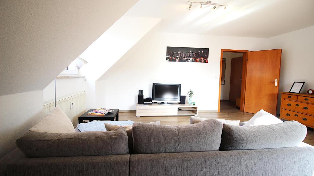 Homie Stay Zell - Apartment Mit Privatparkplatz Zell am Main Eksteriør billede